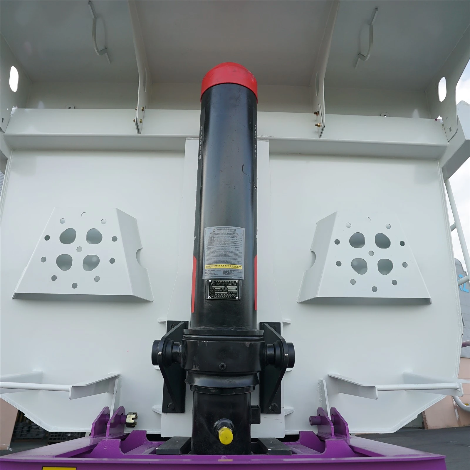 2 axle U type rear-tipping dump semi trailer 2 axle U type rear-tipping dump semi trailer